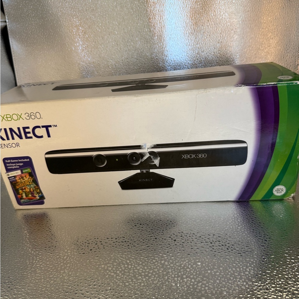 Xbox 360 Kinect Sensor - Black - Picture 2 of 8